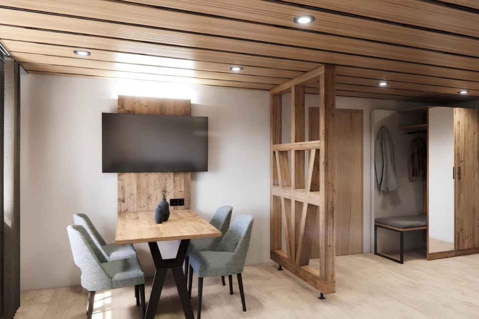 TV and multimedia, Seating area, Dining area
