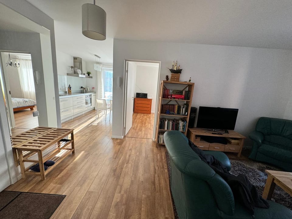 Communal lounge/ TV room, TV and multimedia, Seating area