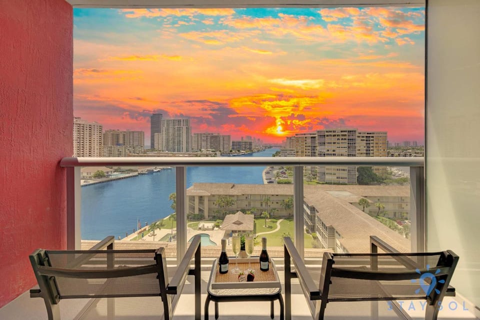 Spectacular Infinite View Balcony Pool Gym Apartment in Hallandale Beach