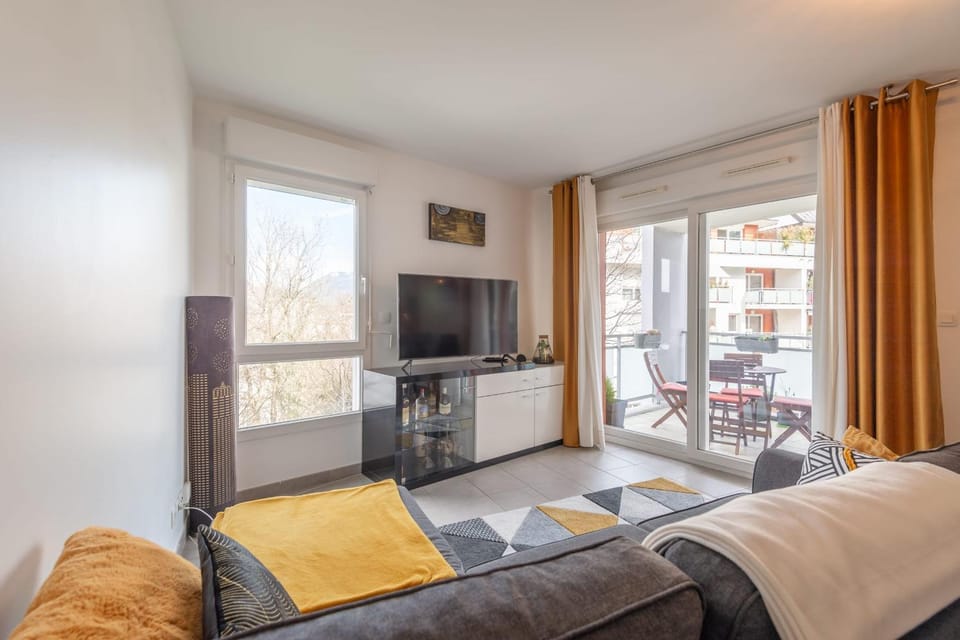 Joli T2 de 57 m proche lac et Vieille Ville Apartment in Annecy