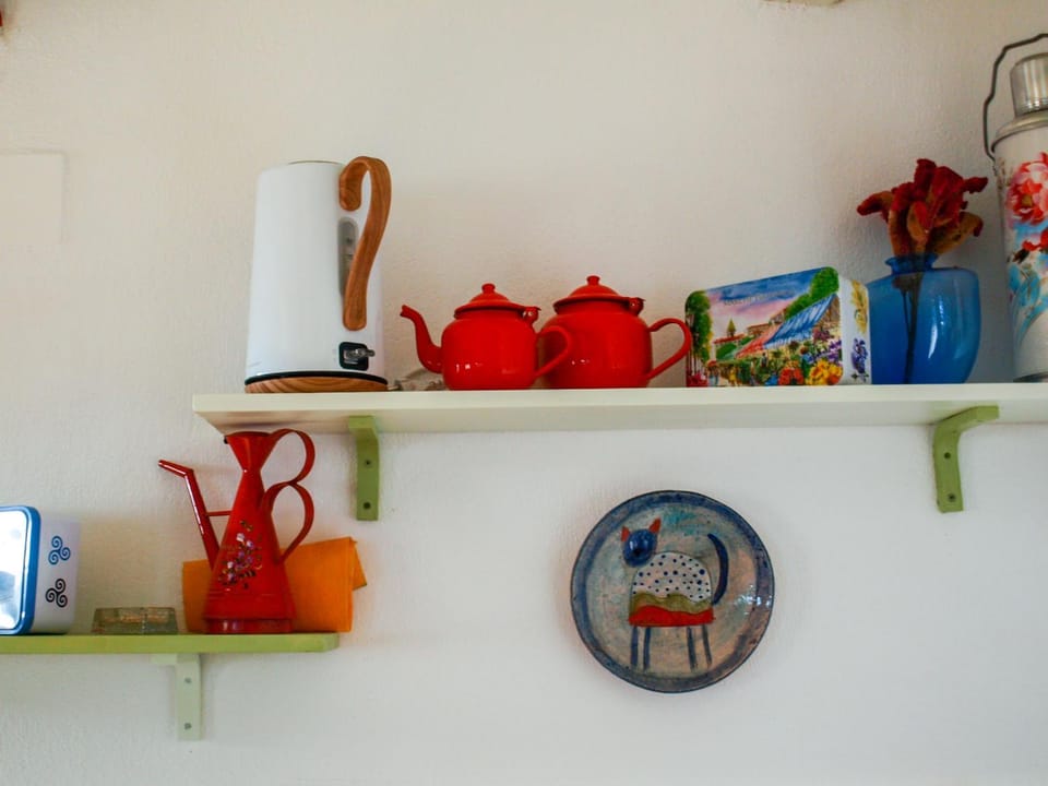 Coffee/tea facilities, Decorative detail