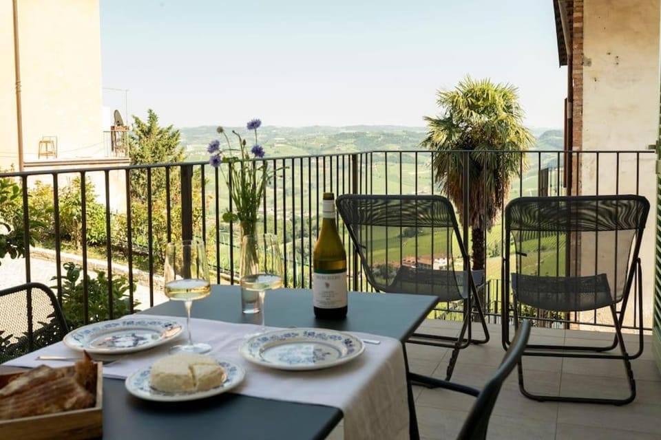 Sky & Vineyards - Mora - Apartment in La Morra
