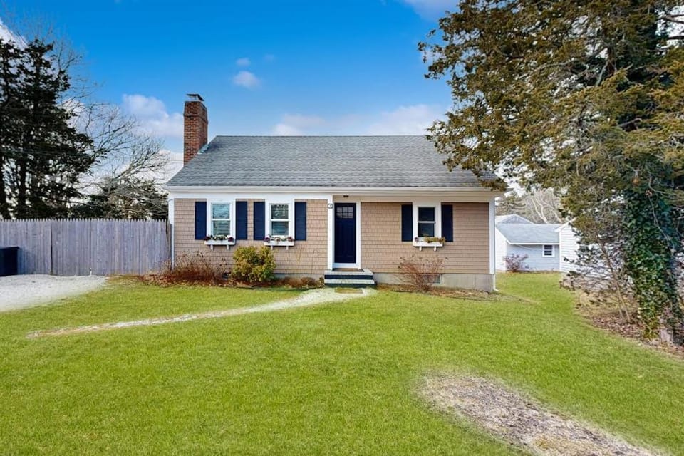 Sand Dollar Dreams House in South Chatham