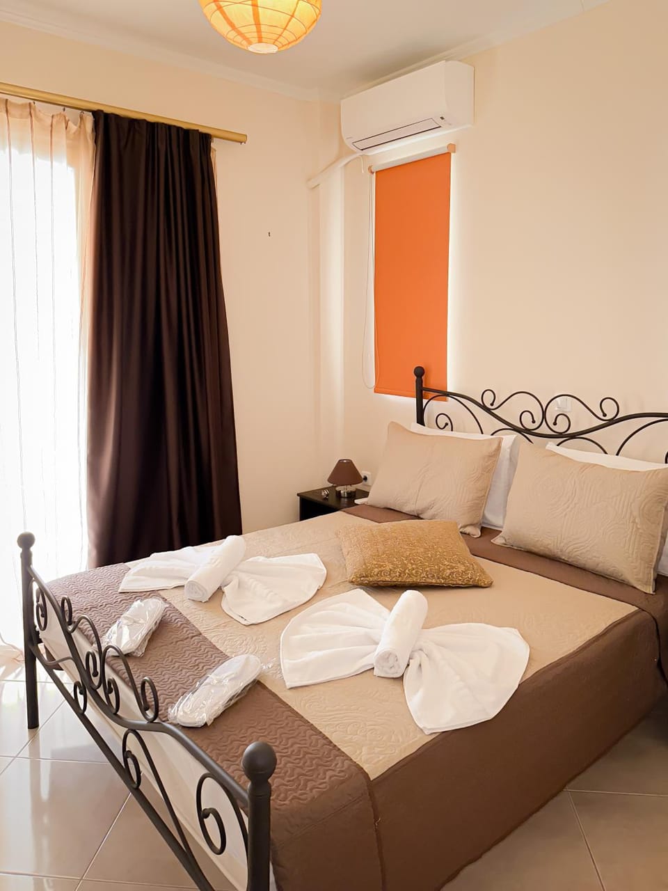 Bedroom, air conditioner