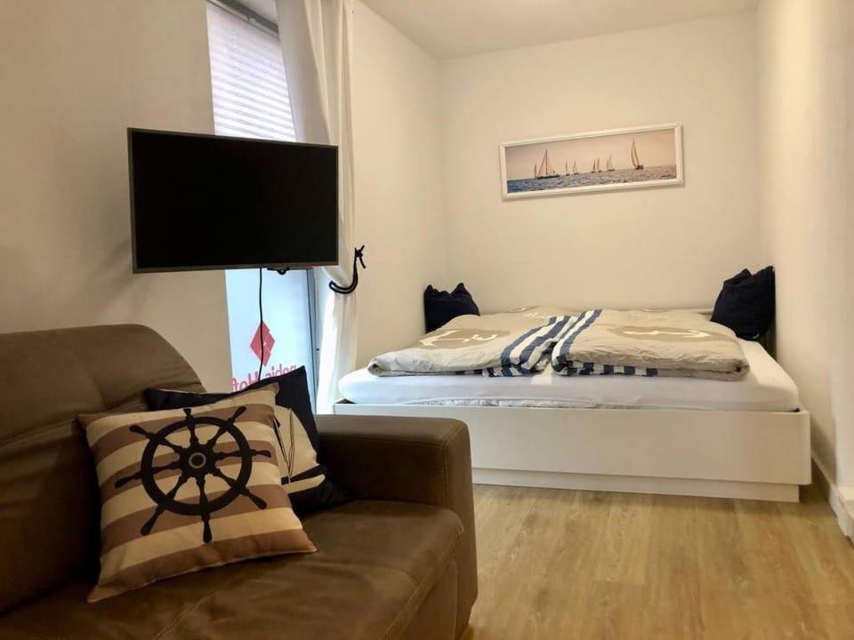 Bed, Living room, Bedroom