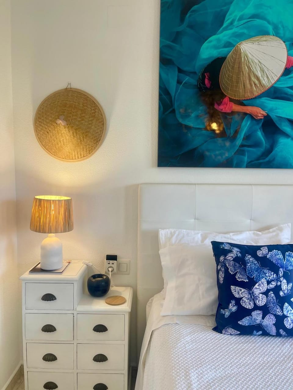 Bed, View (from property/room), Other, Photo of the whole room, Decorative detail, Decorative detail, Bedroom, furniture, heating, internet, internet, safe, safe, storage, wardrobe, air conditioner