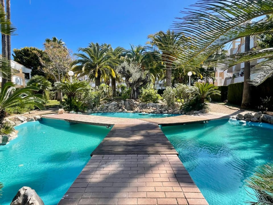 Property building, Spring, Day, Garden, View (from property/room), View (from property/room), Photo of the whole room, Garden view, Garden view, Lake view, Lake view, Landmark view, Landmark view, Pool view, Pool view, Area and facilities, Area and facilities, Swimming pool, Swimming pool