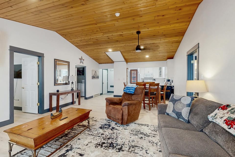 The Overlooker, Apt A11 Apartment in Big Sky