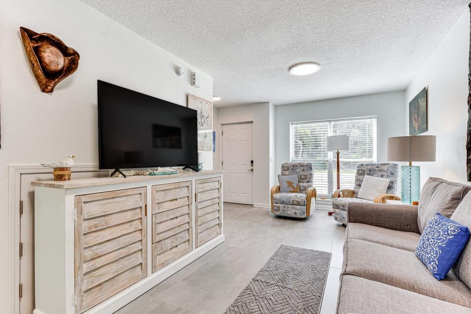 Fernandina Beach Townhome, Steps to Public Beach House in Fernandina Beach