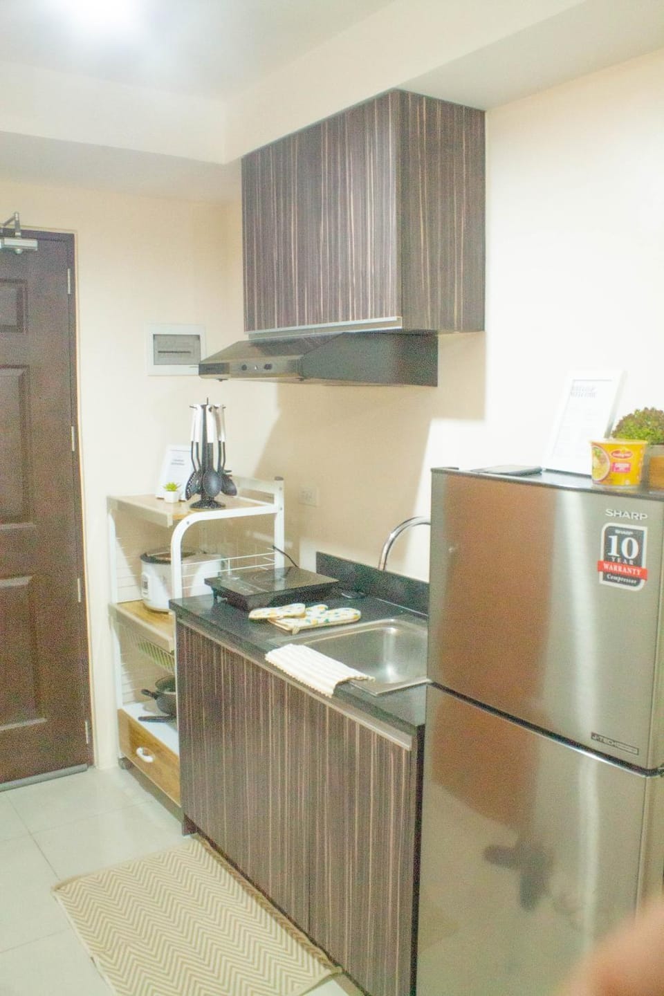 Kitchen or kitchenette, stove