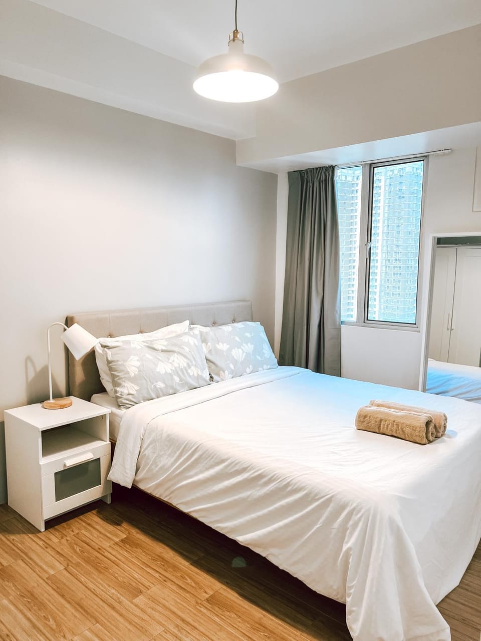 One Bedroom with Pool at Avida Tower 1 Ayala IT Park Apartment in Lapu-Lapu City