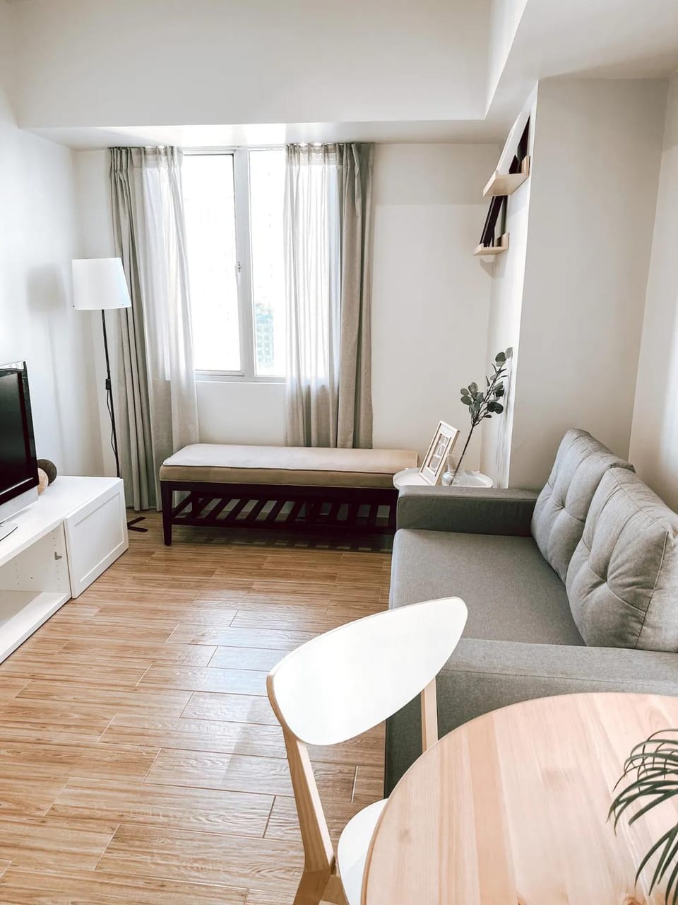 One Bedroom with Pool at Avida Tower 1 Ayala IT Park Apartment in Lapu-Lapu City