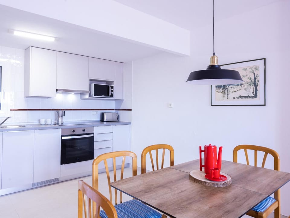 Apartamento frente a la playa con gran terraza y aparcamiento privado - ES-325-2 Apartment in L'Escala