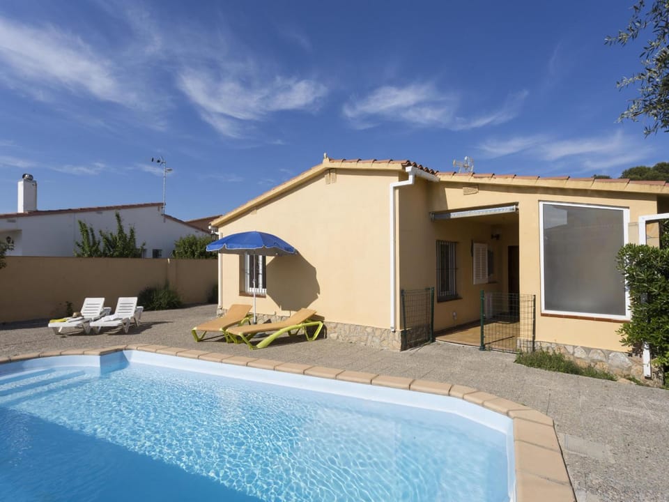 Casa con piscina privada, 300m playa, L'Escala - ES-325-17 Villa in L'Escala