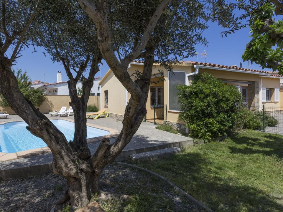Casa con piscina privada, 300m playa, L'Escala - ES-325-17 Villa in L'Escala