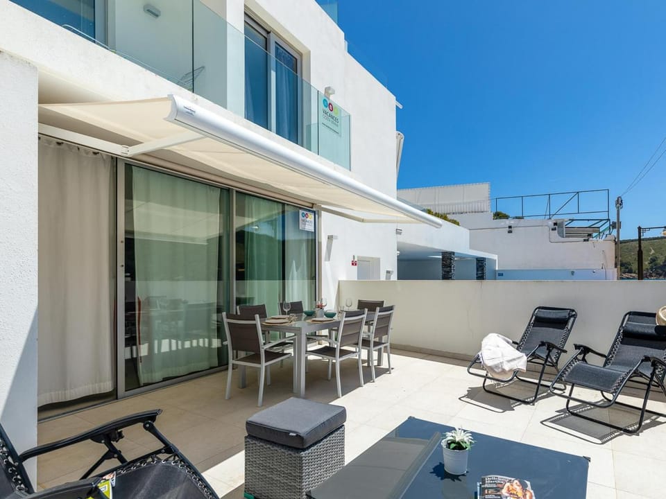Espacioso apartamento frente a la playa con aire acondicionado en L’Escala - ES-325-26 Apartment in L'Escala