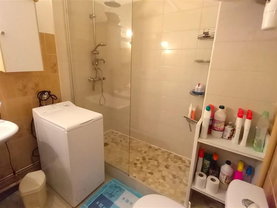Studio proche plage et commerces avec parking privatif - FR-1-323-528 Apartment in Saint-Jean-de-Monts