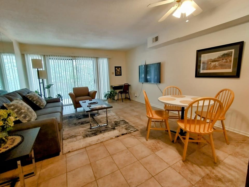 Living room, Dining area