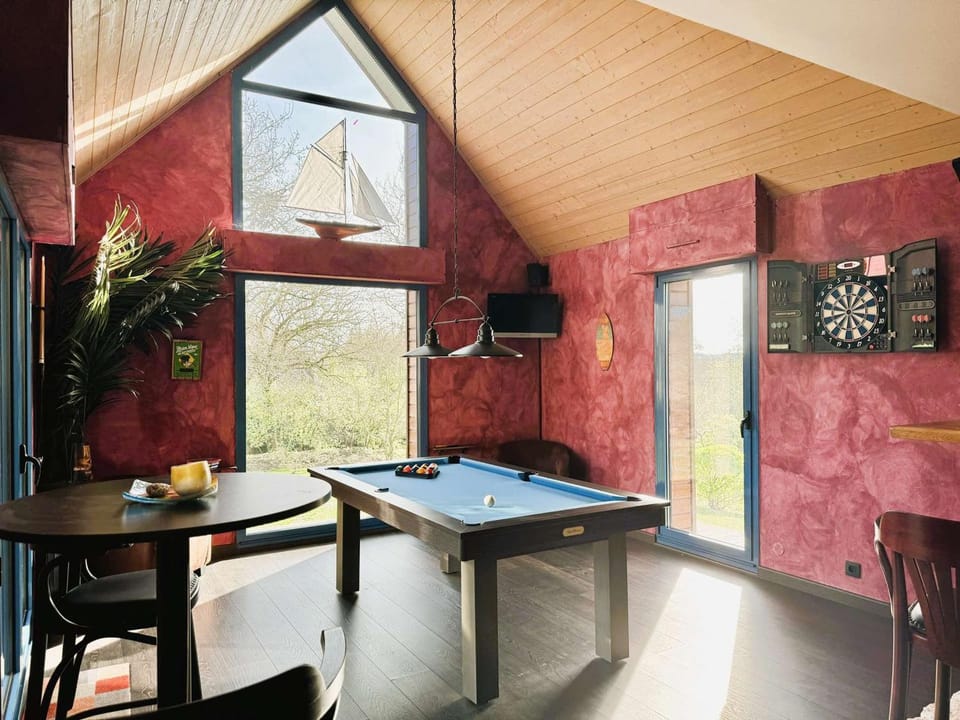 Maison lumineuse La Forêt-Fouesnant proche plage, golf, avec salle de détente et 5 chambres - FR-1-481-158 House in Fouesnant