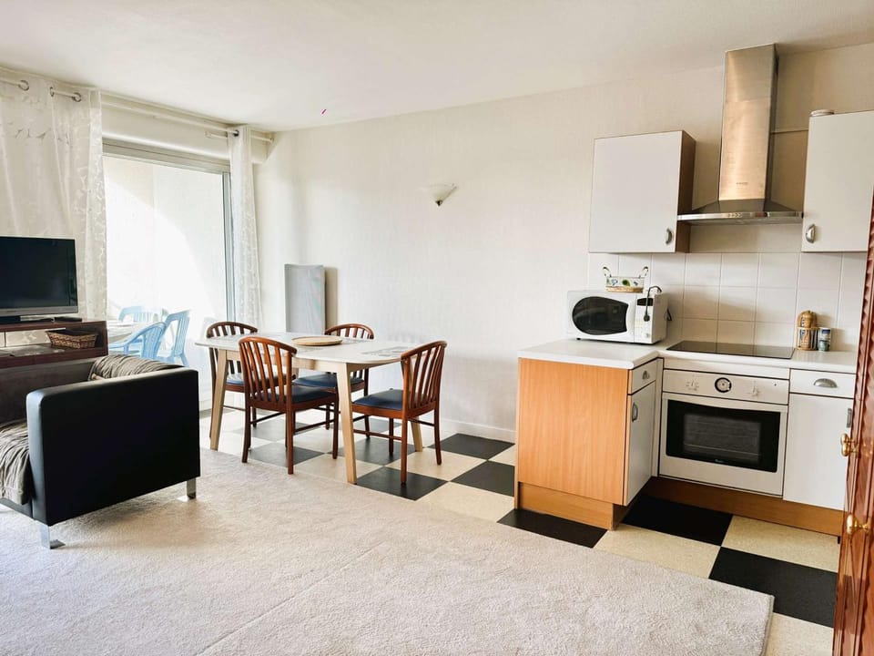Bénodet: appartement 3* à 50m de la plage avec terrasse et ascenseur - FR-1-481-157 Apartment in Bénodet