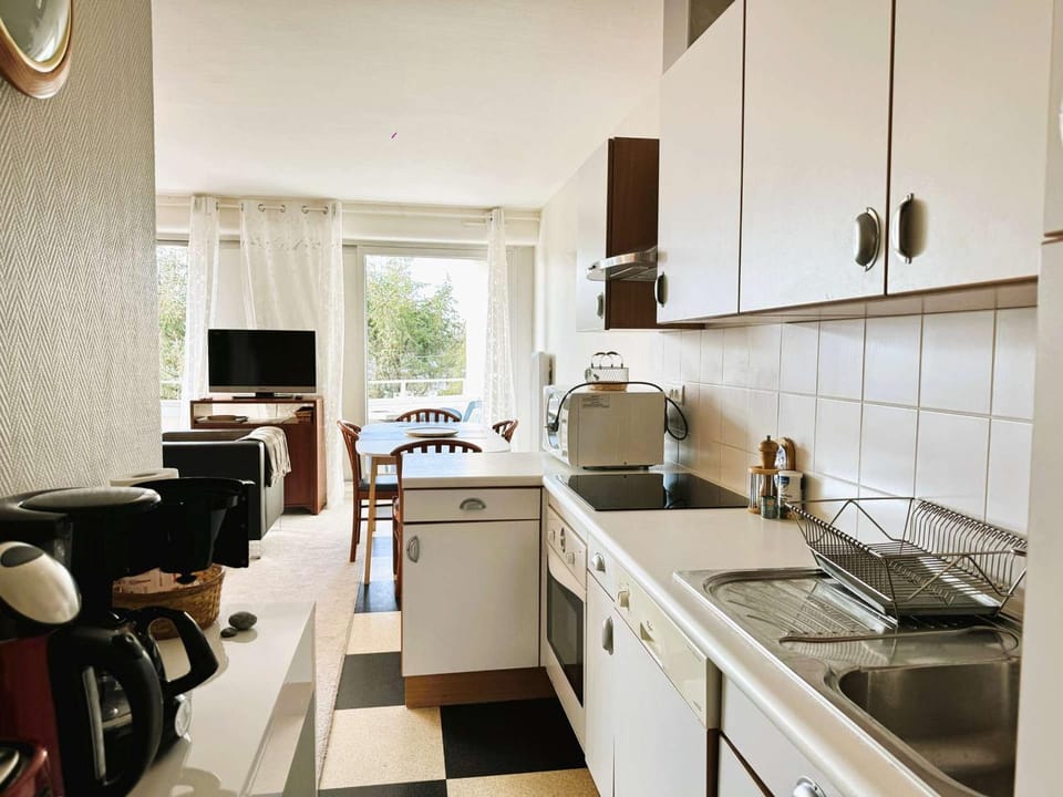 Bénodet: appartement 3* à 50m de la plage avec terrasse et ascenseur - FR-1-481-157 Apartment in Bénodet