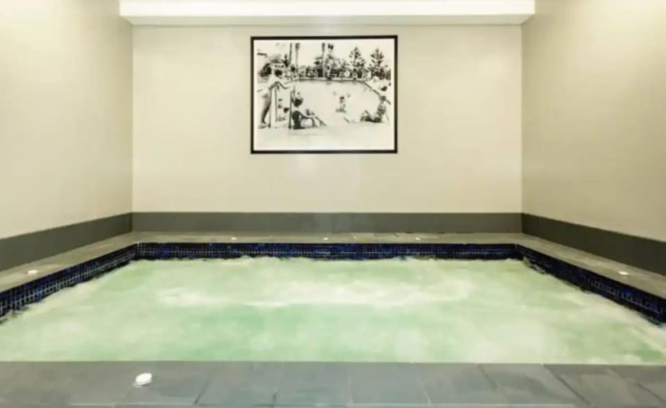 Hot Tub, Decorative detail, Swimming pool