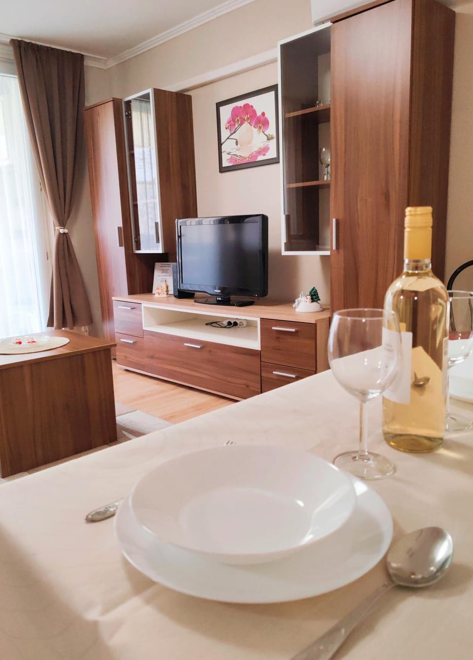 Communal lounge/ TV room, TV and multimedia, Kitchen or kitchenette, Dining area