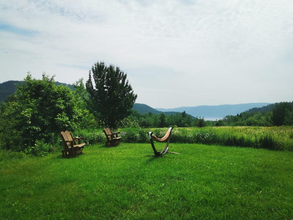 Gîte de l'herboriste spa et vue sur la fjord Chalet in Quebec