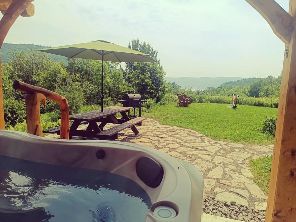 Gîte de l'herboriste spa et vue sur la fjord Chalet in Quebec