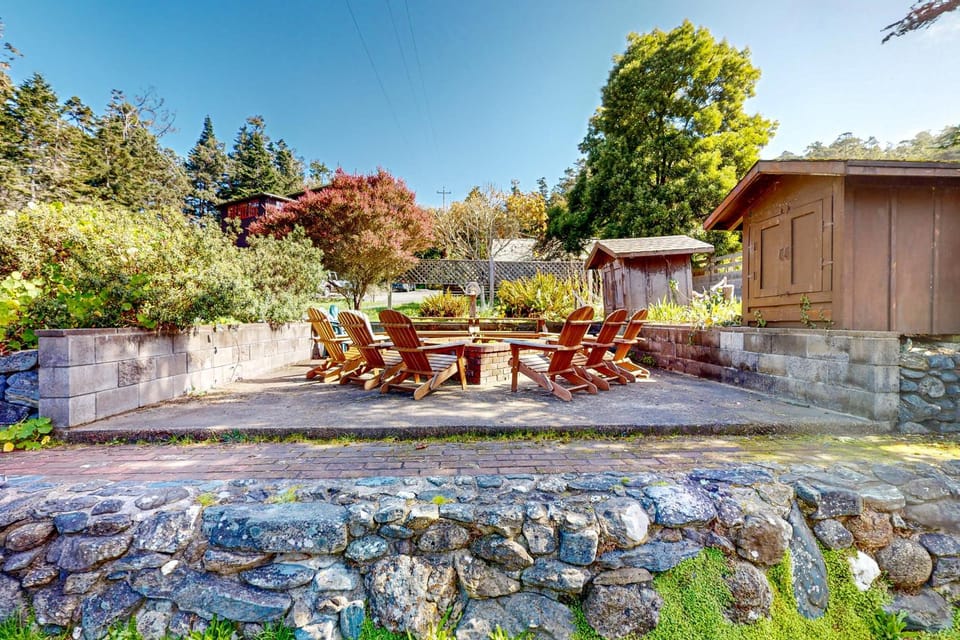 Big River Cottage House in Mendocino