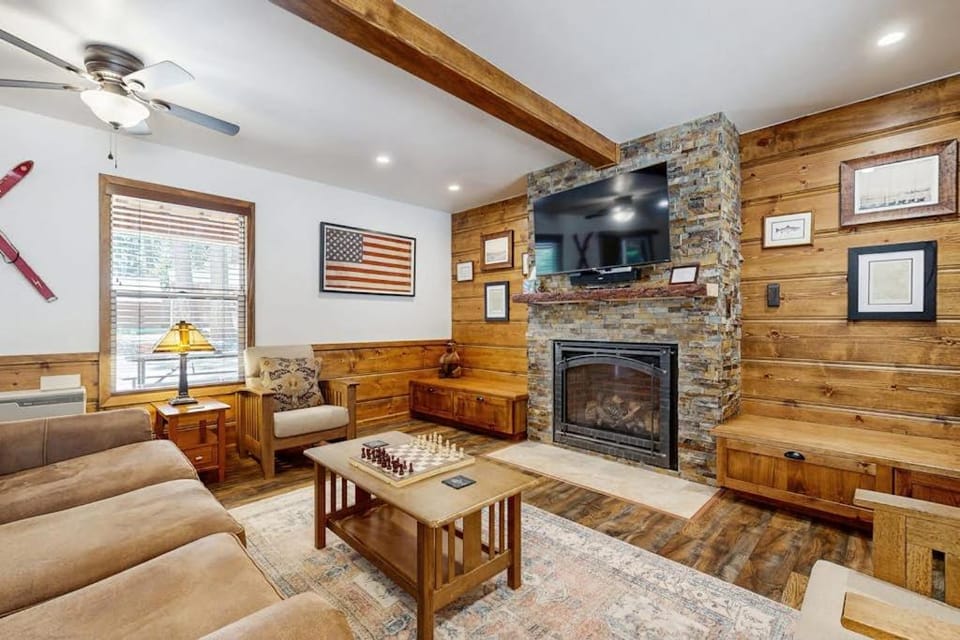 Sparrow Cabin Cabin in Shaver Lake
