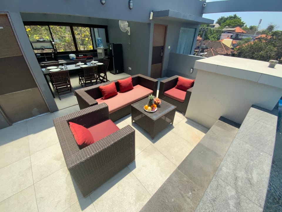 Seating area, Dining area
