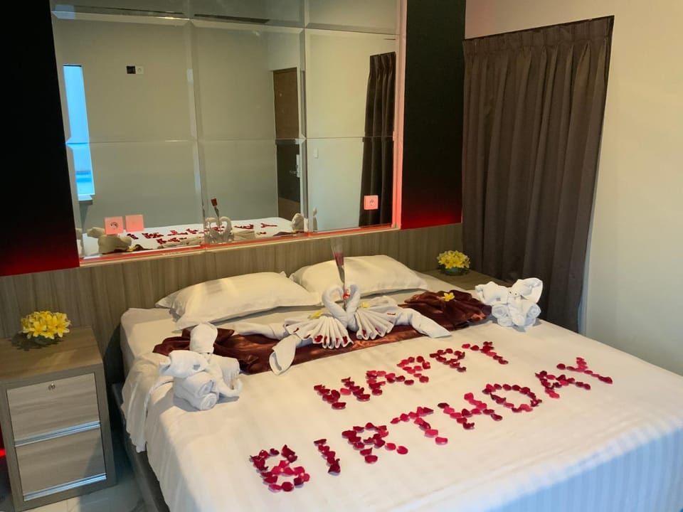Bed, Bedroom