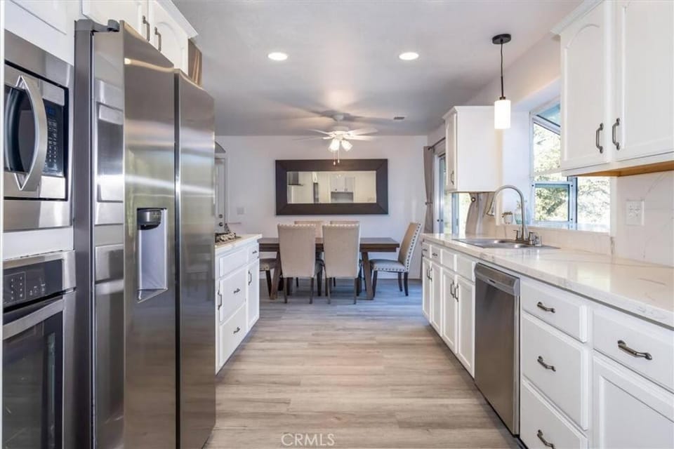 Kitchen or kitchenette, Dining area, dishwasher, minibar, pet friendly, stove, toaster