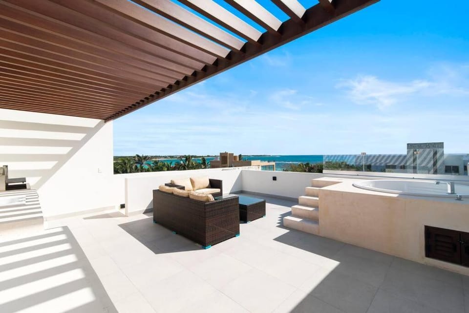 Day, Hot Tub, View (from property/room), Balcony/Terrace, Seating area, Sea view, hair dresser