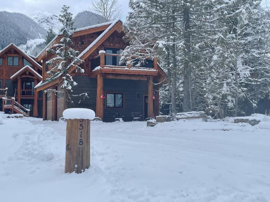 Property building, Natural landscape, Winter, Mountain view