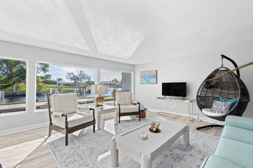 Life on the Harbor House in Punta Gorda