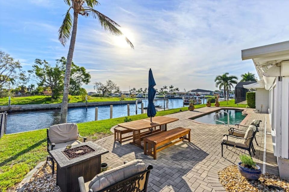 Life on the Harbor House in Punta Gorda