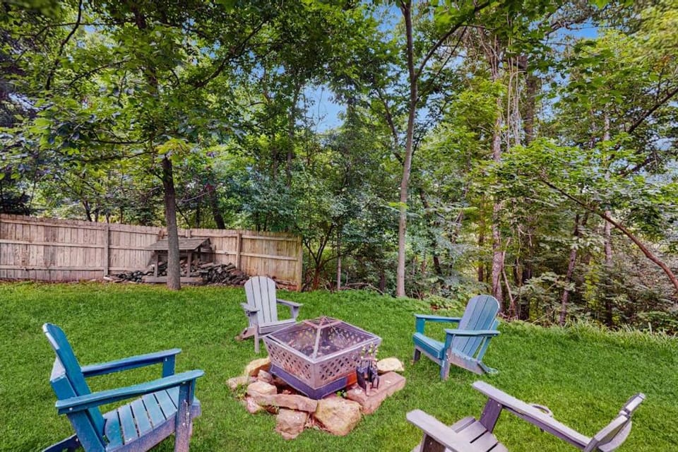 The Blue Beaver Cottage House in Beaver Lake