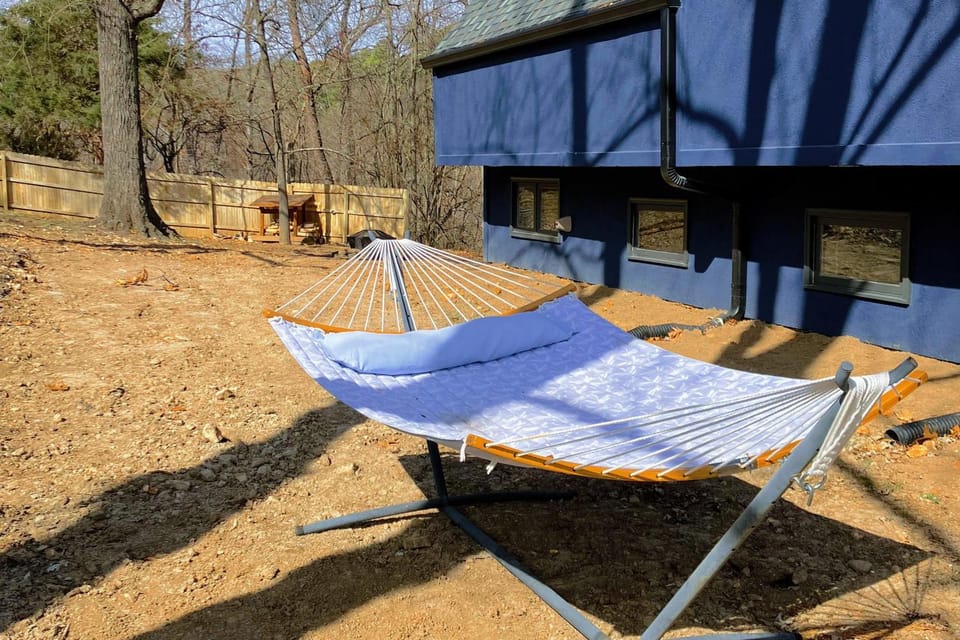 The Blue Beaver Cottage House in Beaver Lake