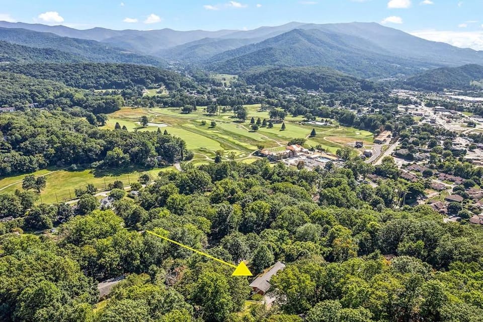 Cozy Mountain Hideaway House in Waynesville