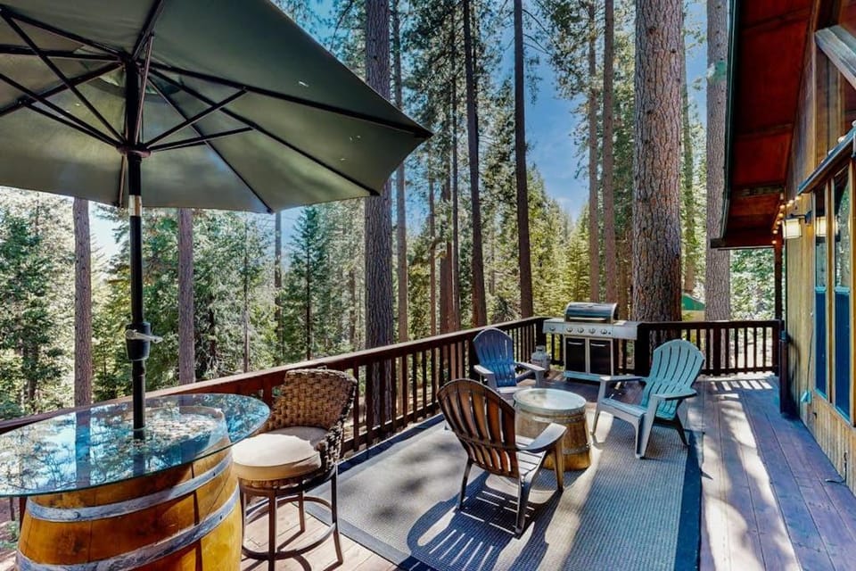 Hot Tub Hideaway House in Dorrington