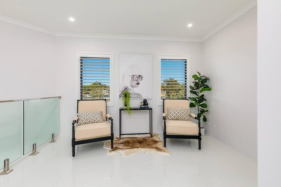 East Vic Park Luxe New Home House in Bentley
