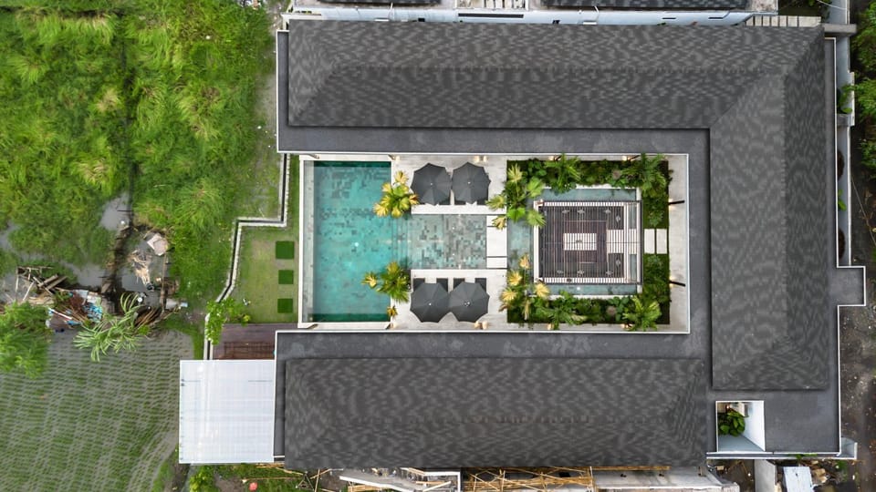 Property building, Bird's eye view, Swimming pool, internet