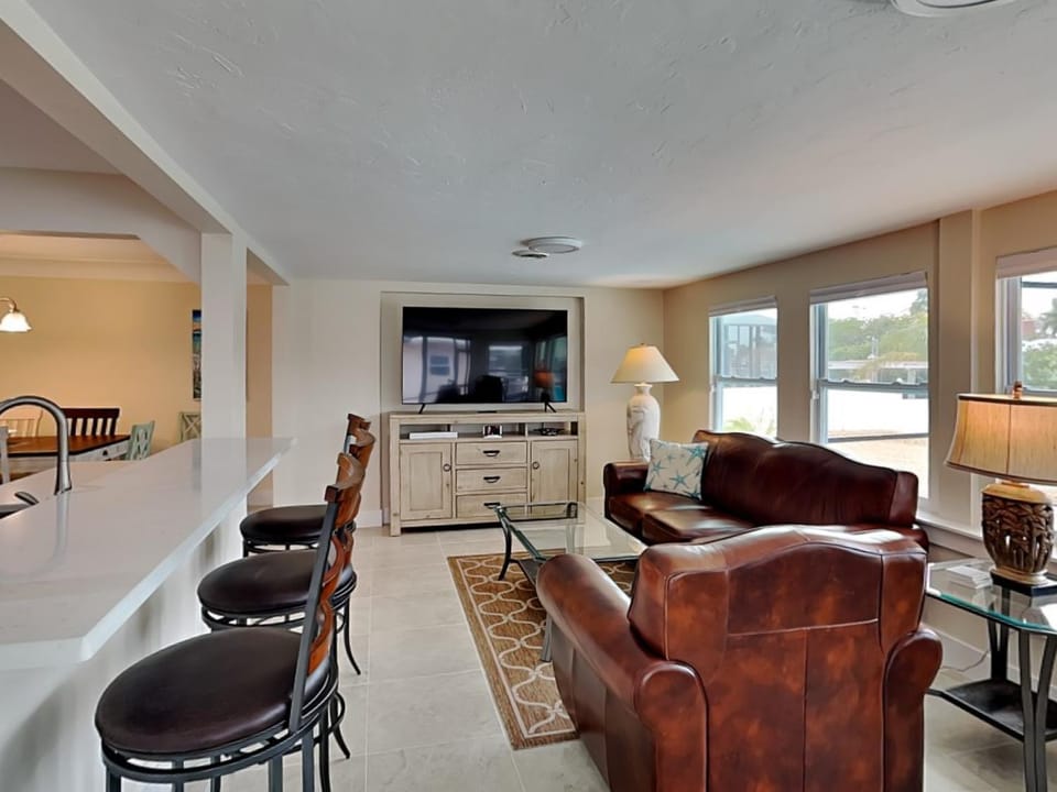 TV and multimedia, Living room, Seating area, furniture