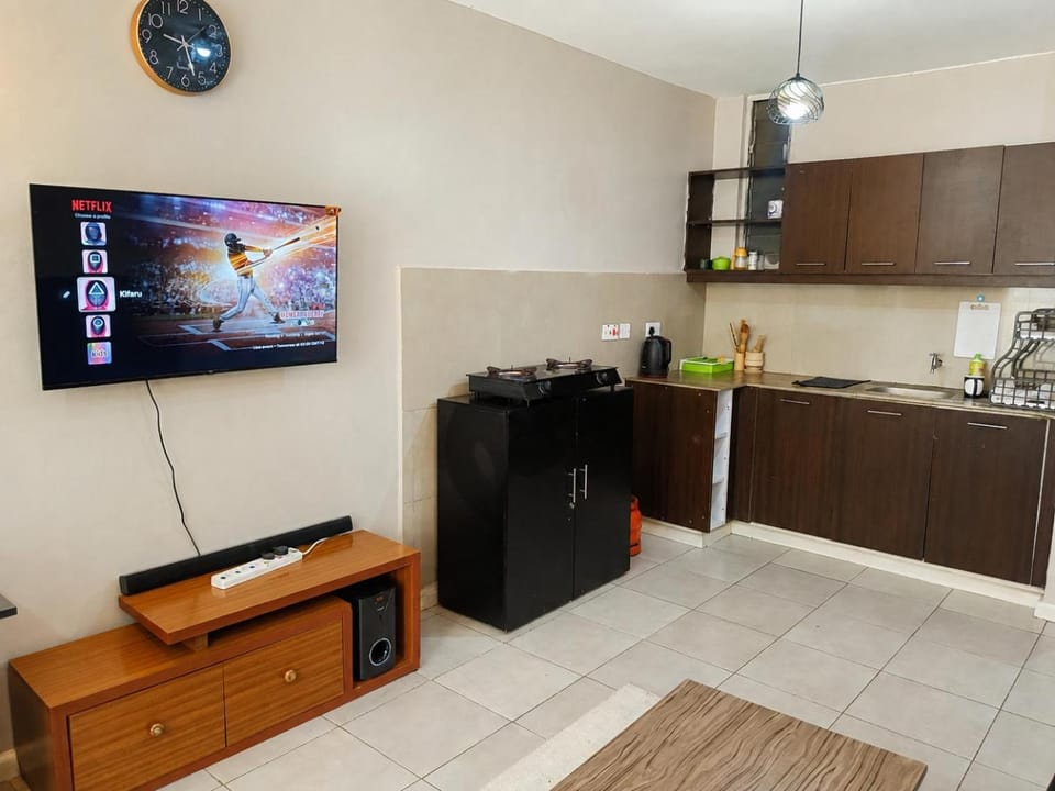 Spacious Rongai Studio with Pool, Free Parking and WiFi by Legatus Apartment in Nairobi