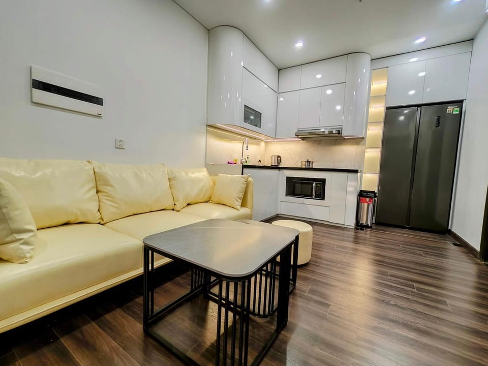 Kitchen or kitchenette, Living room, Seating area, Dining area, minibar