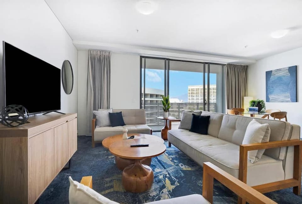 Central Haven Couples Retreat at Harbour Lights Apartment in Cairns