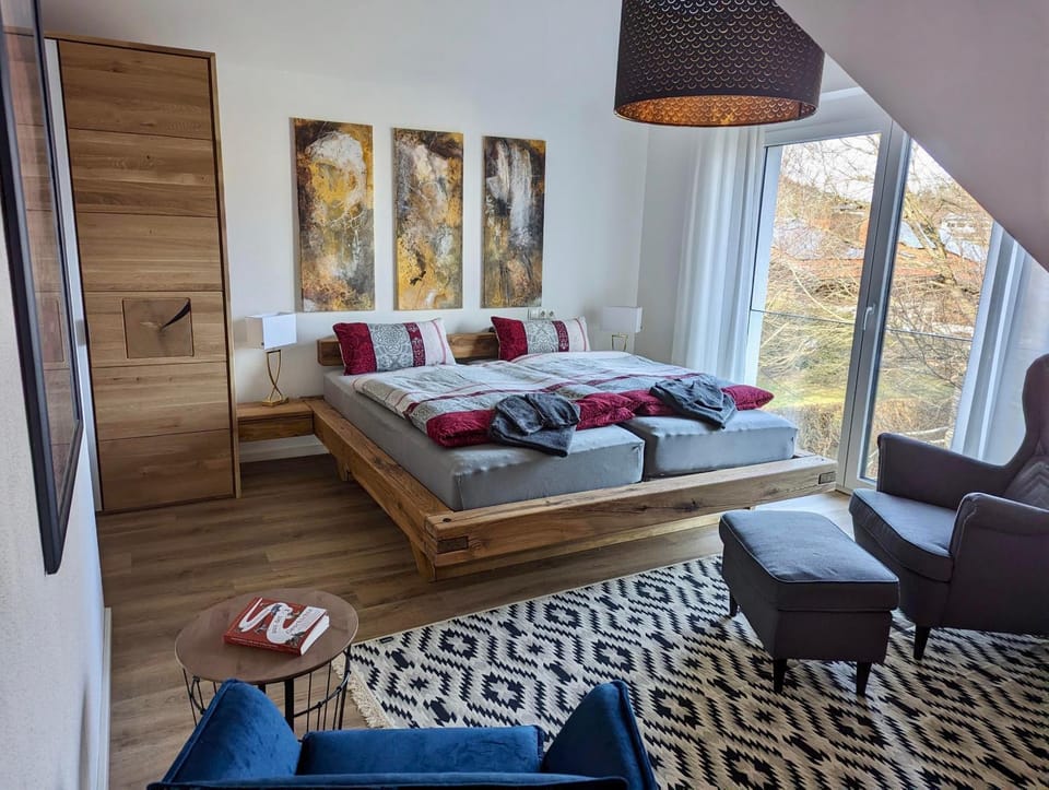 Bed, Photo of the whole room, Bedroom