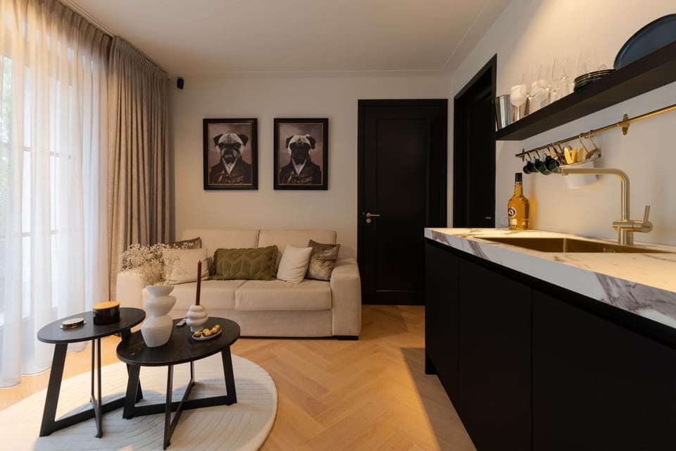Kitchen or kitchenette, Living room